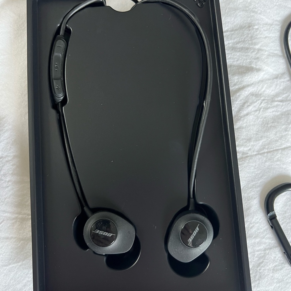 Bose Charcoal Wireless Earphones